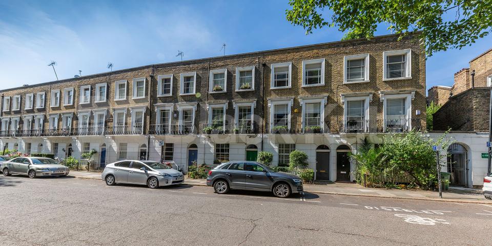 			3 Bedroom, 1 bath, 1 reception House			 Goldington Street, CAMDEN - KINGS CROSS